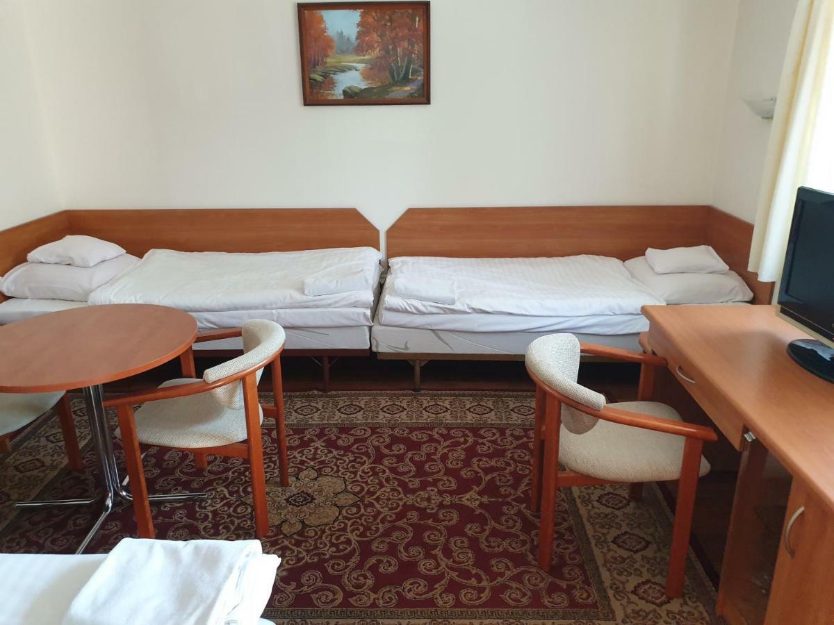 Motel Comet Przeźmierowo Eksteriør billede