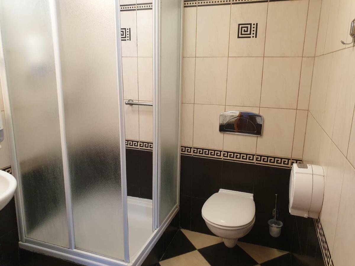 Motel Comet Przeźmierowo Eksteriør billede